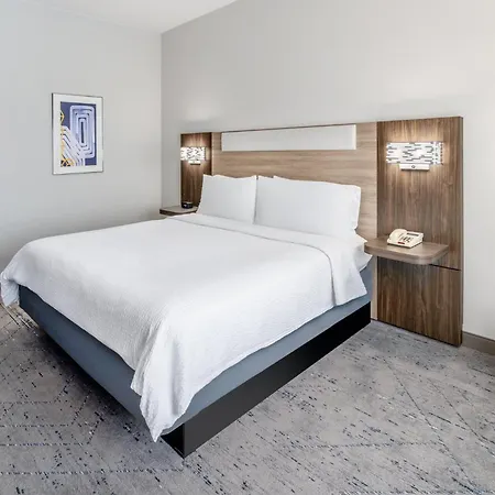 Holiday Inn Express & Suites Denver North - Thornton By Ihg Exterior photo