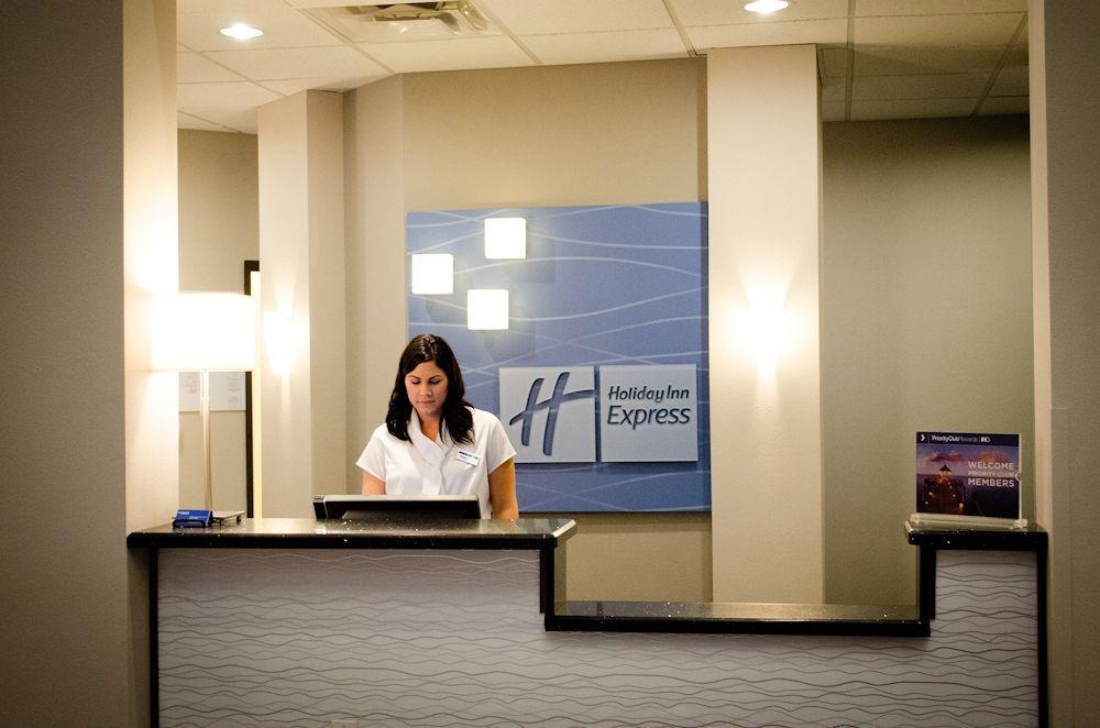 Hotel Express & Denver North - By Ihg Thornton