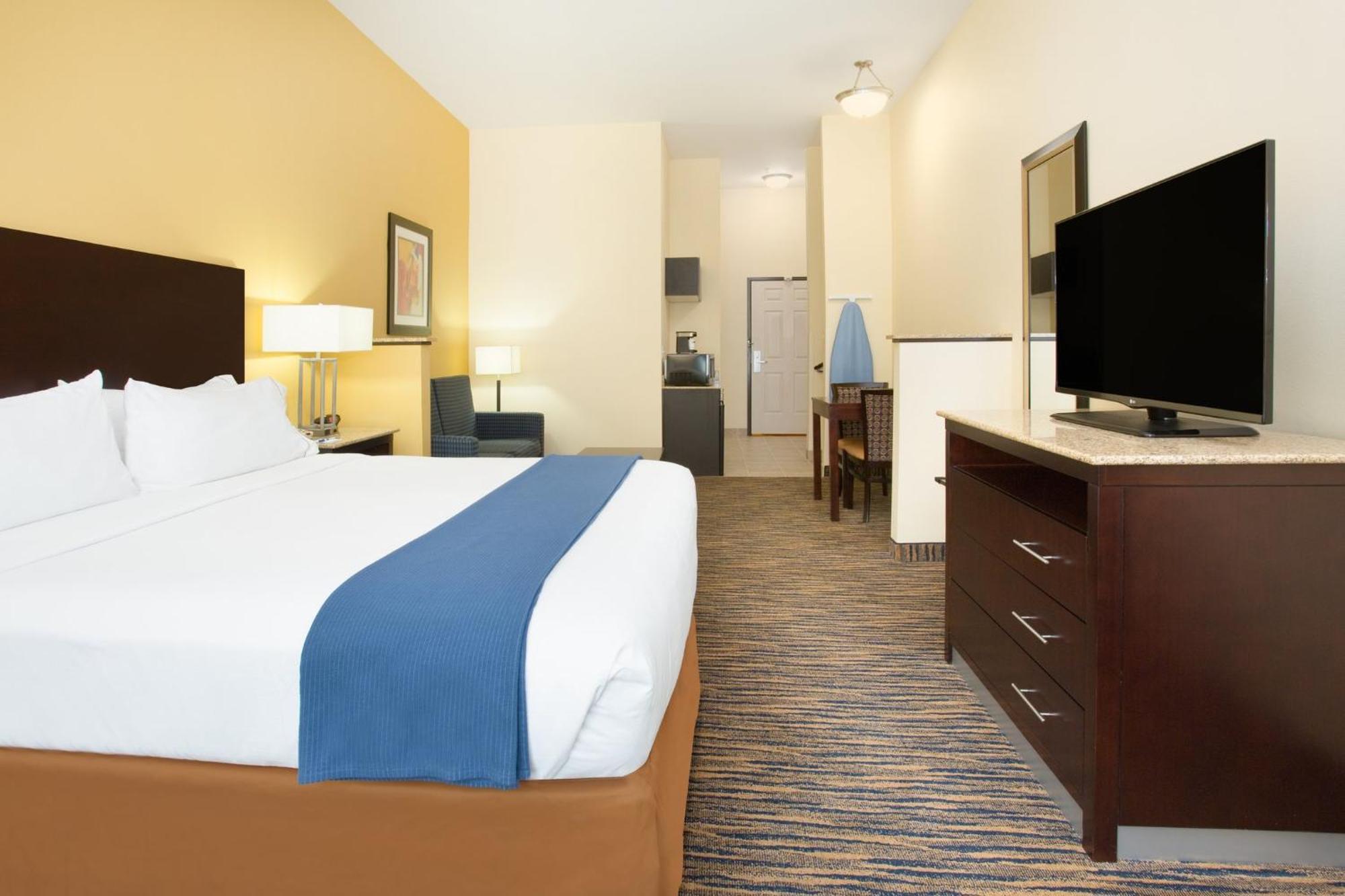Express & Denver North - By Ihg
